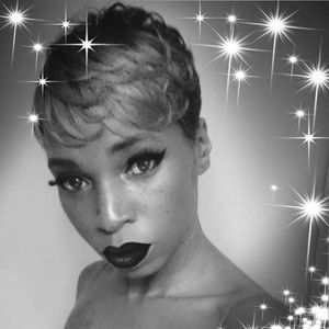 Meet your Posher, Yolanda